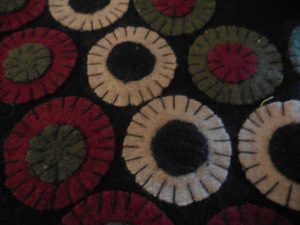 Penny Rug Table Runner: The TImeless Treasre 